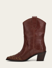 Women's Saddle Sara Wingtip Stud Western Boots