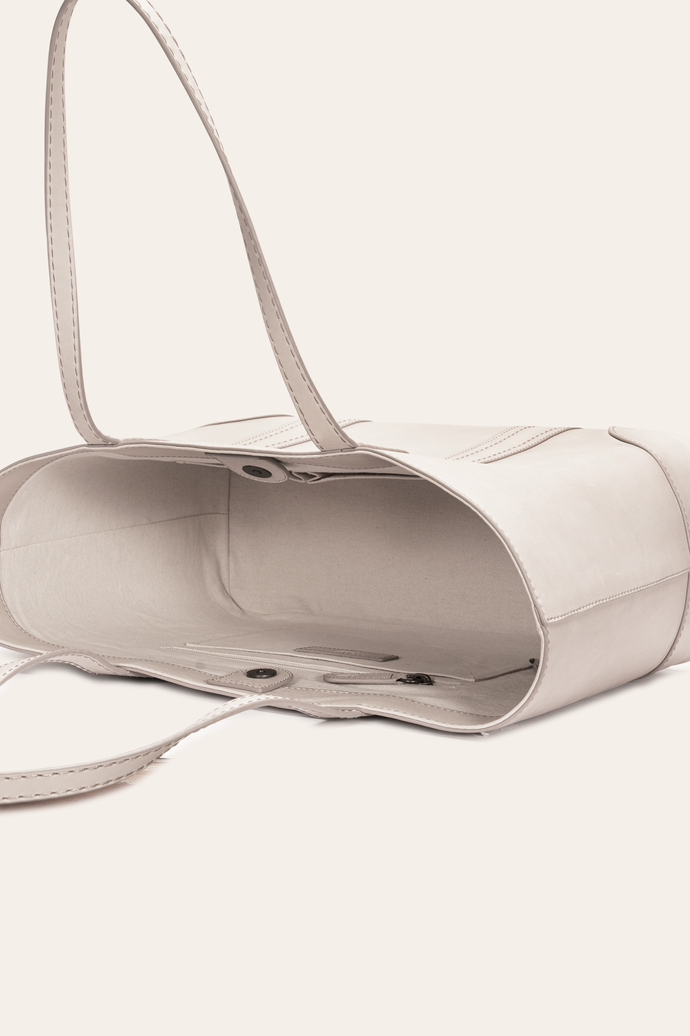 Melissa Nude Shopper